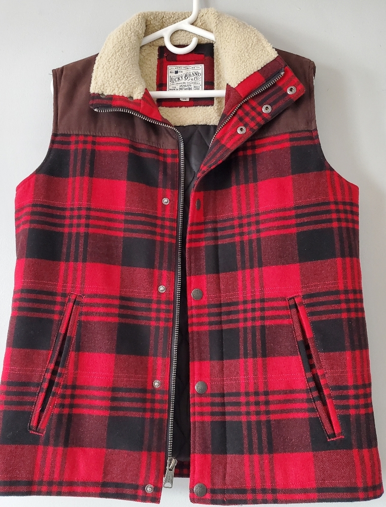 Lucky Brand Red Black Sherpa Lined Plaid Flannel Striped Full Zipper Vest size S